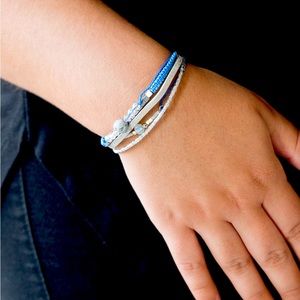 Paparazzi v Take A SPACEWALK - Blue
Bracelet